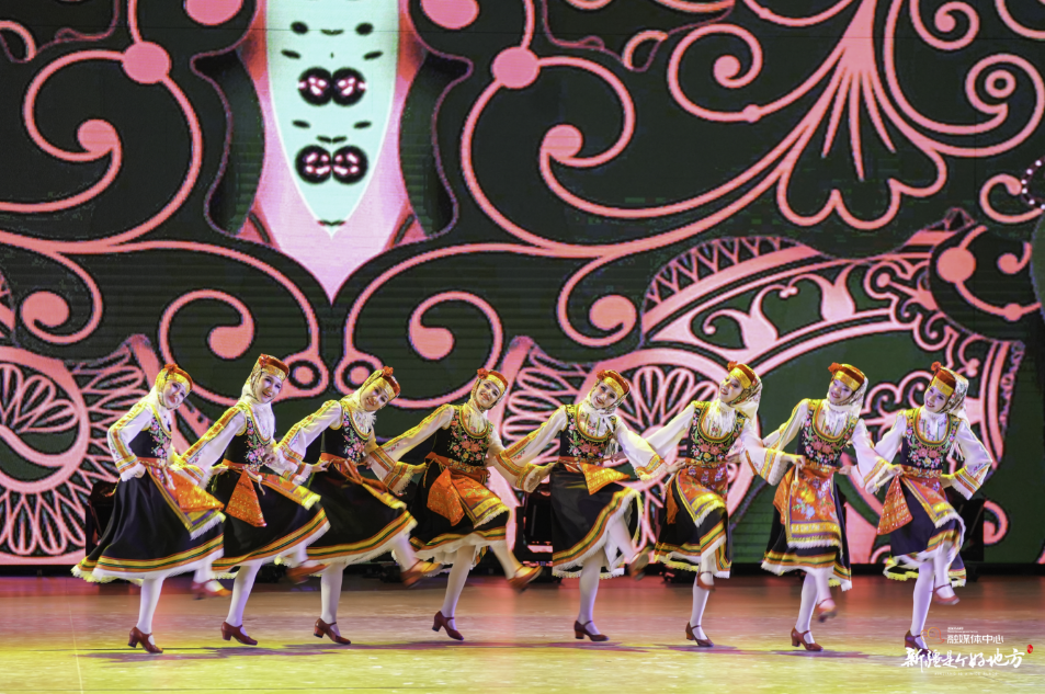 太阳新秀表现惊艳,全场观众掌声不断,虽然知道价格. 太阳新秀表现惊艳,全场观众掌声不断,虽然知道价格.