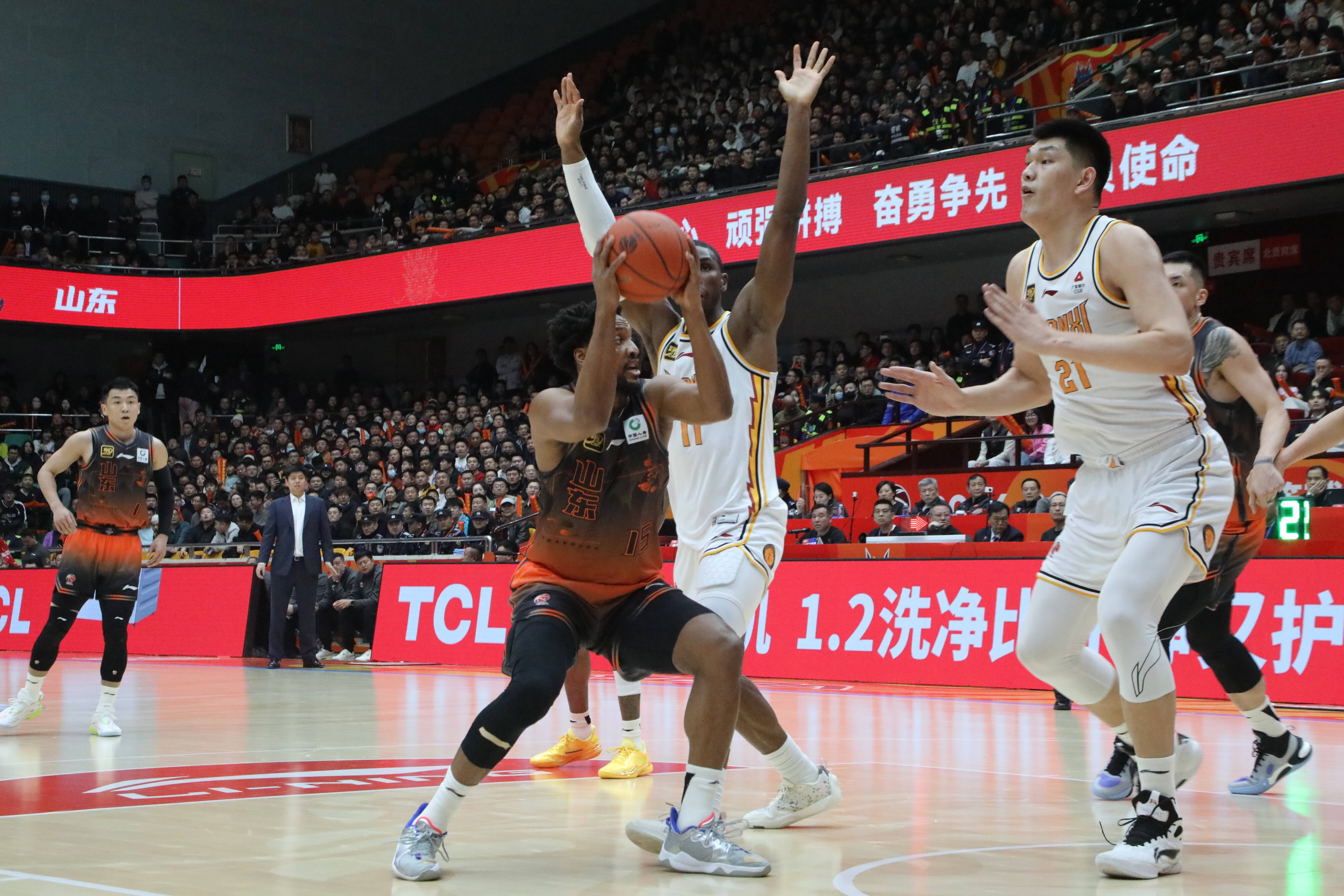 乐鱼-包含冲刺阶段突围战来临;山东男篮围绕CBA常规赛复出首秀;信心回归;训练强度明显提升的词条-乐鱼
